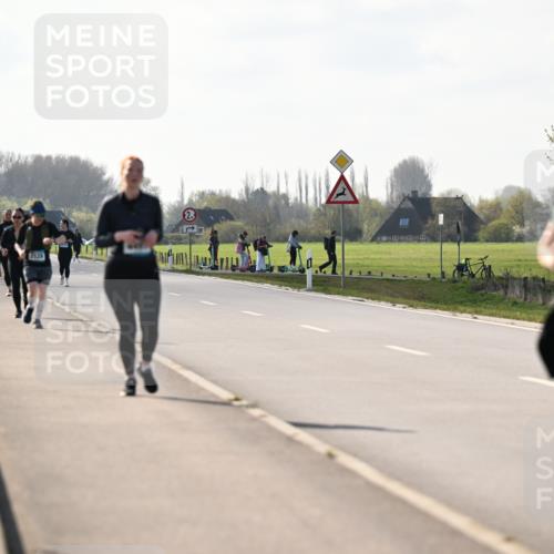 12.04.2026 - 45. Internationalen Wilhelmsburger Insellauf Dr. Thomas Lammeyer http://msf.ph/oto/9449931 12.04.2026 10:40:25 Laufen 2520, 2 meine-sportfotos.de