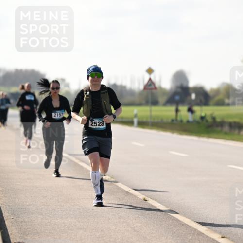 12.04.2026 - 45. Internationalen Wilhelmsburger Insellauf Dr. Thomas Lammeyer http://msf.ph/oto/9449967 12.04.2026 10:40:34 Laufen 2157, 2528 meine-sportfotos.de