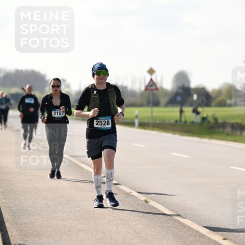 12.04.2026 - 45. Internationalen Wilhelmsburger Insellauf Dr. Thomas Lammeyer http://msf.ph/oto/9449968 12.04.2026 10:40:34 Laufen 2157, 2528 meine-sportfotos.de
