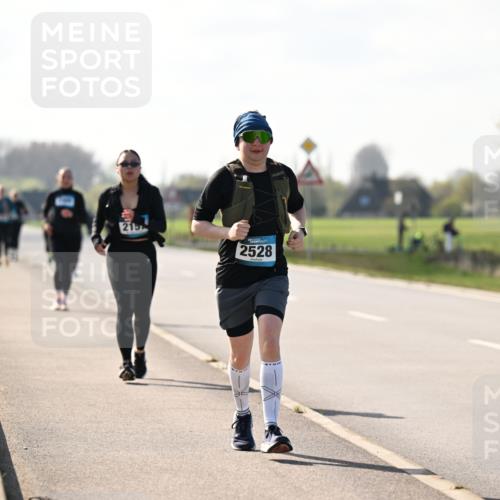12.04.2026 - 45. Internationalen Wilhelmsburger Insellauf Dr. Thomas Lammeyer http://msf.ph/oto/9449973 12.04.2026 10:40:35 Laufen 215, 2528 meine-sportfotos.de