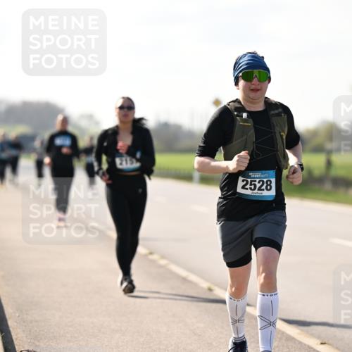 12.04.2026 - 45. Internationalen Wilhelmsburger Insellauf Dr. Thomas Lammeyer http://msf.ph/oto/9449983 12.04.2026 10:40:36 Laufen 215, 4, 2528 meine-sportfotos.de