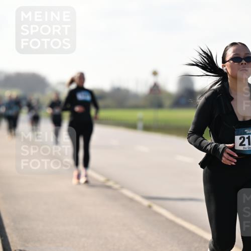 12.04.2026 - 45. Internationalen Wilhelmsburger Insellauf Dr. Thomas Lammeyer http://msf.ph/oto/9449999 12.04.2026 10:40:39 Laufen 2157 meine-sportfotos.de