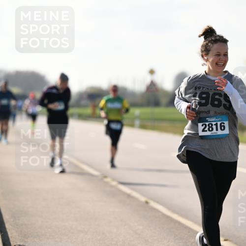 12.04.2026 - 45. Internationalen Wilhelmsburger Insellauf Dr. Thomas Lammeyer http://msf.ph/oto/9450083 12.04.2026 10:41:04 Laufen 965, 45, 2816 meine-sportfotos.de