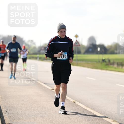 12.04.2026 - 45. Internationalen Wilhelmsburger Insellauf Dr. Thomas Lammeyer http://msf.ph/oto/9450093 12.04.2026 10:41:09 Laufen 5718, 2135 meine-sportfotos.de