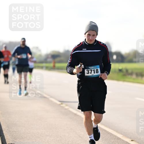 12.04.2026 - 45. Internationalen Wilhelmsburger Insellauf Dr. Thomas Lammeyer http://msf.ph/oto/9450102 12.04.2026 10:41:10 Laufen 3718 meine-sportfotos.de