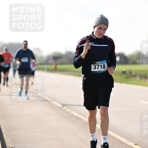 12.04.2026 - 45. Internationalen Wilhelmsburger Insellauf Dr. Thomas Lammeyer http://msf.ph/oto/9450103 12.04.2026 10:41:10 Laufen 3718 meine-sportfotos.de