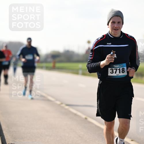 12.04.2026 - 45. Internationalen Wilhelmsburger Insellauf Dr. Thomas Lammeyer http://msf.ph/oto/9450108 12.04.2026 10:41:11 Laufen 3718 meine-sportfotos.de