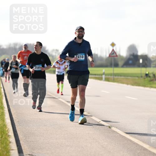 12.04.2026 - 45. Internationalen Wilhelmsburger Insellauf Dr. Thomas Lammeyer http://msf.ph/oto/9450111 12.04.2026 10:41:13 Laufen 2565, 2410 meine-sportfotos.de