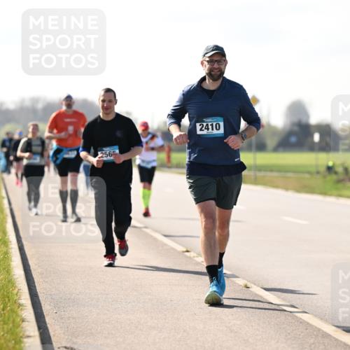 12.04.2026 - 45. Internationalen Wilhelmsburger Insellauf Dr. Thomas Lammeyer http://msf.ph/oto/9450119 12.04.2026 10:41:14 Laufen 2565, 2410 meine-sportfotos.de