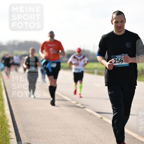 12.04.2026 - 45. Internationalen Wilhelmsburger Insellauf Dr. Thomas Lammeyer http://msf.ph/oto/9450140 12.04.2026 10:41:18 Laufen 256 meine-sportfotos.de