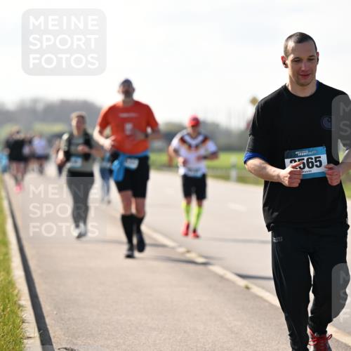 12.04.2026 - 45. Internationalen Wilhelmsburger Insellauf Dr. Thomas Lammeyer http://msf.ph/oto/9450141 12.04.2026 10:41:18 Laufen 2565 meine-sportfotos.de