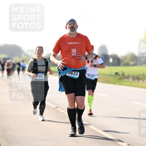 12.04.2026 - 45. Internationalen Wilhelmsburger Insellauf Dr. Thomas Lammeyer http://msf.ph/oto/9450156 12.04.2026 10:41:21 Laufen 165, 30, 3633 meine-sportfotos.de
