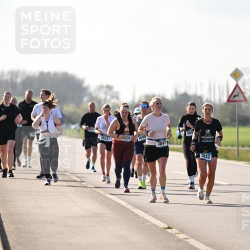 12.04.2026 - 45. Internationalen Wilhelmsburger Insellauf Dr. Thomas Lammeyer http://msf.ph/oto/9450199 12.04.2026 10:41:36 Laufen 526, 3833, 3688, 3847, 585, 2007, 3832 meine-sportfotos.de