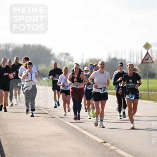 12.04.2026 - 45. Internationalen Wilhelmsburger Insellauf Dr. Thomas Lammeyer http://msf.ph/oto/9450201 12.04.2026 10:41:36 Laufen 3833, 2526, 3688, 3847, 5, 2023, 3832 meine-sportfotos.de
