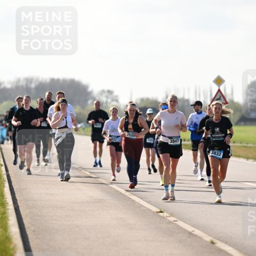 12.04.2026 - 45. Internationalen Wilhelmsburger Insellauf Dr. Thomas Lammeyer http://msf.ph/oto/9450207 12.04.2026 10:41:38 Laufen 833, 2526, 3847, 2023, 3832 meine-sportfotos.de
