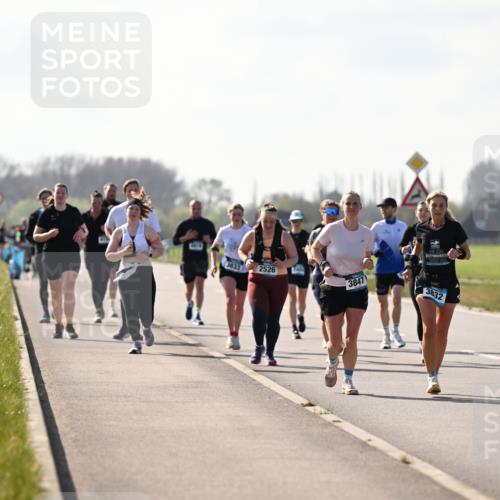 12.04.2026 - 45. Internationalen Wilhelmsburger Insellauf Dr. Thomas Lammeyer http://msf.ph/oto/9450211 12.04.2026 10:41:38 Laufen 3833, 2526, 3847, 20, 3832 meine-sportfotos.de
