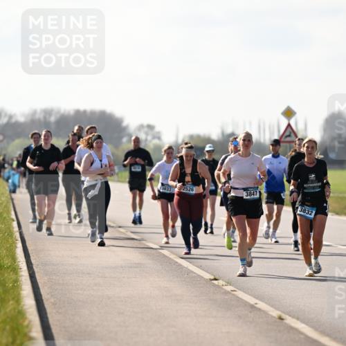 12.04.2026 - 45. Internationalen Wilhelmsburger Insellauf Dr. Thomas Lammeyer http://msf.ph/oto/9450213 12.04.2026 10:41:39 Laufen 3833, 2526, 3847, 2023, 3832 meine-sportfotos.de