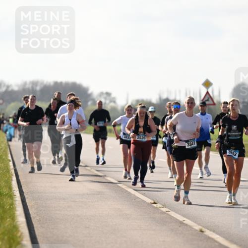 12.04.2026 - 45. Internationalen Wilhelmsburger Insellauf Dr. Thomas Lammeyer http://msf.ph/oto/9450216 12.04.2026 10:41:39 Laufen 3833, 2526, 3847, 200, 3832 meine-sportfotos.de
