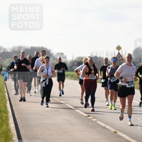 12.04.2026 - 45. Internationalen Wilhelmsburger Insellauf Dr. Thomas Lammeyer http://msf.ph/oto/9450225 12.04.2026 10:41:40 Laufen 2526, 3688, 205, 3847, 3832 meine-sportfotos.de