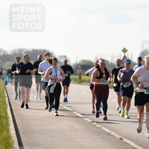 12.04.2026 - 45. Internationalen Wilhelmsburger Insellauf Dr. Thomas Lammeyer http://msf.ph/oto/9450230 12.04.2026 10:41:41 Laufen 2526, 3688, 3847, 3832 meine-sportfotos.de
