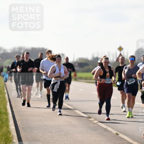 12.04.2026 - 45. Internationalen Wilhelmsburger Insellauf Dr. Thomas Lammeyer http://msf.ph/oto/9450234 12.04.2026 10:41:42 Laufen 2526, 3688, 3847, 585 meine-sportfotos.de
