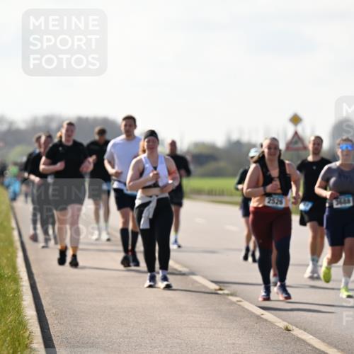 12.04.2026 - 45. Internationalen Wilhelmsburger Insellauf Dr. Thomas Lammeyer http://msf.ph/oto/9450238 12.04.2026 10:41:42 Laufen 2526, 3688, 3847 meine-sportfotos.de