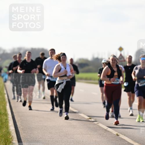 12.04.2026 - 45. Internationalen Wilhelmsburger Insellauf Dr. Thomas Lammeyer http://msf.ph/oto/9450239 12.04.2026 10:41:42 Laufen 3688, 3847 meine-sportfotos.de