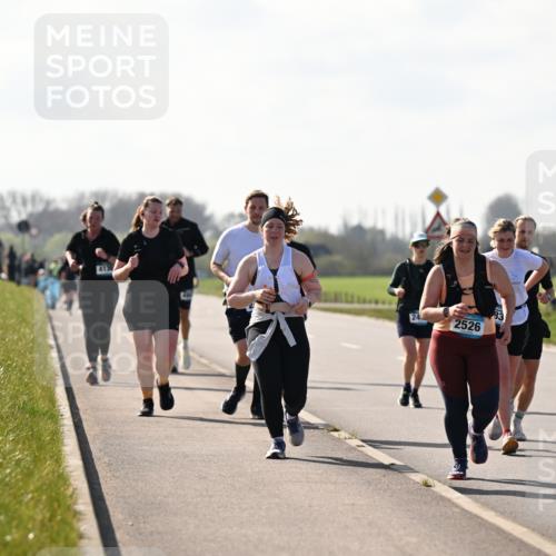 12.04.2026 - 45. Internationalen Wilhelmsburger Insellauf Dr. Thomas Lammeyer http://msf.ph/oto/9450243 12.04.2026 10:41:43 Laufen 413, 3688, 2526 meine-sportfotos.de
