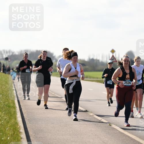 12.04.2026 - 45. Internationalen Wilhelmsburger Insellauf Dr. Thomas Lammeyer http://msf.ph/oto/9450245 12.04.2026 10:41:44 Laufen 413, 240, 2526, 3, 3688 meine-sportfotos.de