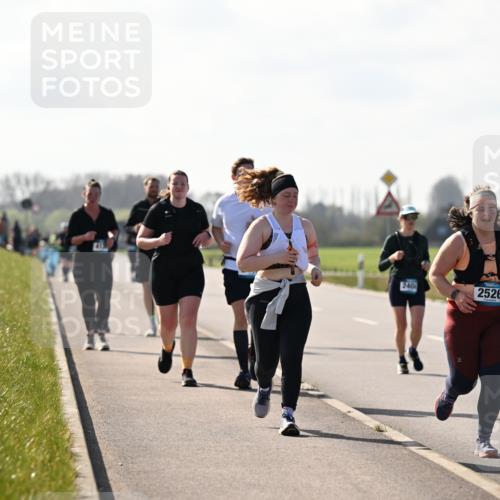 12.04.2026 - 45. Internationalen Wilhelmsburger Insellauf Dr. Thomas Lammeyer http://msf.ph/oto/9450249 12.04.2026 10:41:44 Laufen 240, 833, 2526, 368 meine-sportfotos.de