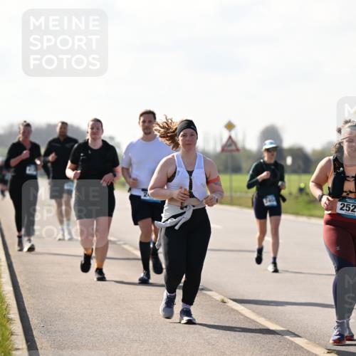 12.04.2026 - 45. Internationalen Wilhelmsburger Insellauf Dr. Thomas Lammeyer http://msf.ph/oto/9450251 12.04.2026 10:41:45 Laufen 2526, 833, 36 meine-sportfotos.de