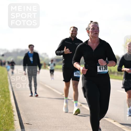 12.04.2026 - 45. Internationalen Wilhelmsburger Insellauf Dr. Thomas Lammeyer http://msf.ph/oto/9450281 12.04.2026 10:41:53 Laufen 490, 4136 meine-sportfotos.de