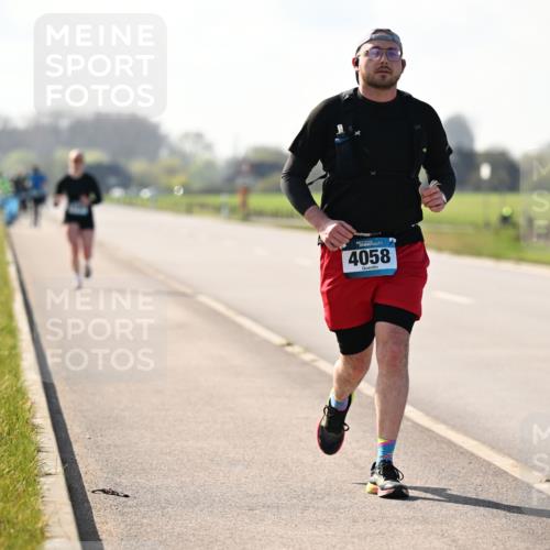 12.04.2026 - 45. Internationalen Wilhelmsburger Insellauf Dr. Thomas Lammeyer http://msf.ph/oto/9450342 12.04.2026 10:42:40 Laufen 4, 4058 meine-sportfotos.de