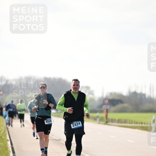 12.04.2026 - 45. Internationalen Wilhelmsburger Insellauf Dr. Thomas Lammeyer http://msf.ph/oto/9450376 12.04.2026 10:43:13 Laufen 2, 4520, 2424 meine-sportfotos.de