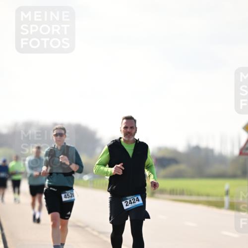 12.04.2026 - 45. Internationalen Wilhelmsburger Insellauf Dr. Thomas Lammeyer http://msf.ph/oto/9450387 12.04.2026 10:43:14 Laufen 4521, 2424 meine-sportfotos.de