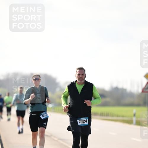 12.04.2026 - 45. Internationalen Wilhelmsburger Insellauf Dr. Thomas Lammeyer http://msf.ph/oto/9450388 12.04.2026 10:43:15 Laufen 452, 2424 meine-sportfotos.de
