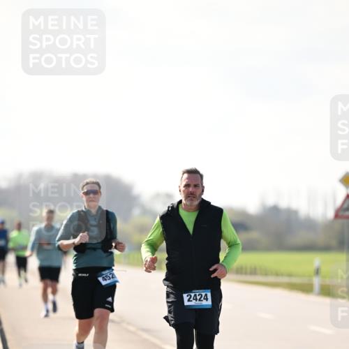 12.04.2026 - 45. Internationalen Wilhelmsburger Insellauf Dr. Thomas Lammeyer http://msf.ph/oto/9450389 12.04.2026 10:43:15 Laufen 452, 2424 meine-sportfotos.de