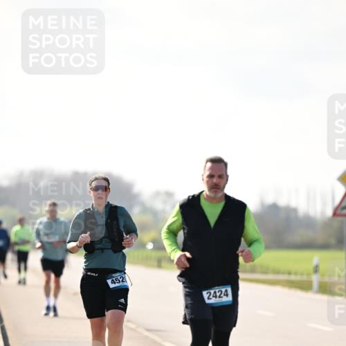 12.04.2026 - 45. Internationalen Wilhelmsburger Insellauf Dr. Thomas Lammeyer http://msf.ph/oto/9450393 12.04.2026 10:43:15 Laufen 452, 2424 meine-sportfotos.de