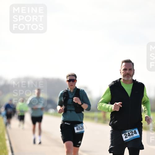 12.04.2026 - 45. Internationalen Wilhelmsburger Insellauf Dr. Thomas Lammeyer http://msf.ph/oto/9450398 12.04.2026 10:43:17 Laufen 4521, 4, 2424 meine-sportfotos.de