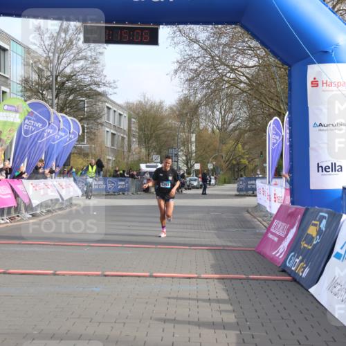 12.04.2026 - 45. Internationalen Wilhelmsburger Insellauf Strokosch-Dieckow http://msf.ph/oto/9450423 12.04.2026 10:05:05 Ziel 5293 meine-sportfotos.de