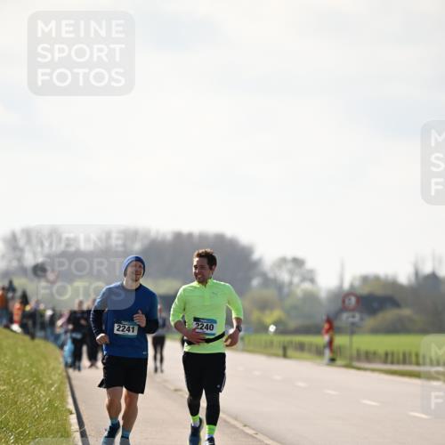 12.04.2026 - 45. Internationalen Wilhelmsburger Insellauf Dr. Thomas Lammeyer http://msf.ph/oto/9450428 12.04.2026 10:43:33 Laufen 2241, 2240 meine-sportfotos.de