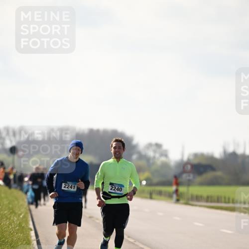 12.04.2026 - 45. Internationalen Wilhelmsburger Insellauf Dr. Thomas Lammeyer http://msf.ph/oto/9450442 12.04.2026 10:43:35 Laufen 2240, 2241 meine-sportfotos.de