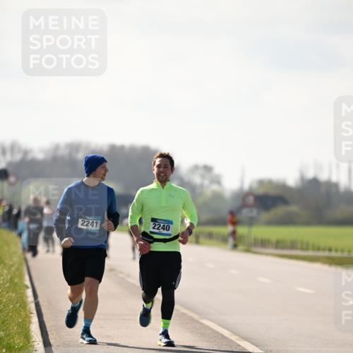 12.04.2026 - 45. Internationalen Wilhelmsburger Insellauf Dr. Thomas Lammeyer http://msf.ph/oto/9450448 12.04.2026 10:43:35 Laufen 2240, 2241 meine-sportfotos.de