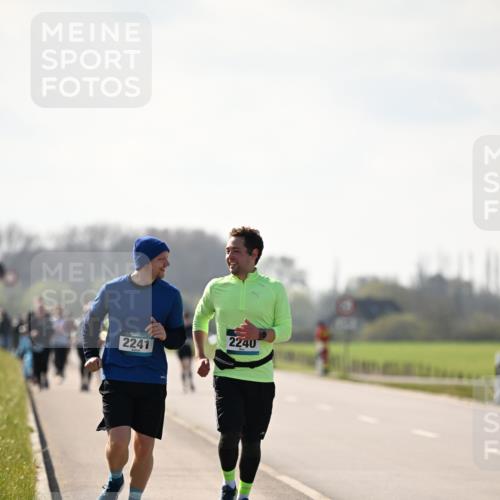 12.04.2026 - 45. Internationalen Wilhelmsburger Insellauf Dr. Thomas Lammeyer http://msf.ph/oto/9450455 12.04.2026 10:43:36 Laufen 2240, 2241 meine-sportfotos.de