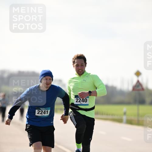 12.04.2026 - 45. Internationalen Wilhelmsburger Insellauf Dr. Thomas Lammeyer http://msf.ph/oto/9450470 12.04.2026 10:43:39 Laufen 4, 2241, 2240 meine-sportfotos.de