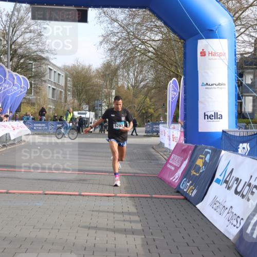 12.04.2026 - 45. Internationalen Wilhelmsburger Insellauf Strokosch-Dieckow http://msf.ph/oto/9450474 12.04.2026 10:05:07 Ziel 5293 meine-sportfotos.de