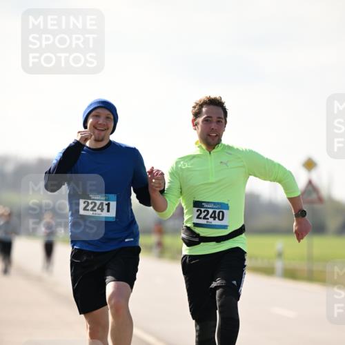 12.04.2026 - 45. Internationalen Wilhelmsburger Insellauf Dr. Thomas Lammeyer http://msf.ph/oto/9450476 12.04.2026 10:43:40 Laufen 2241, 2240 meine-sportfotos.de