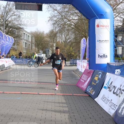 12.04.2026 - 45. Internationalen Wilhelmsburger Insellauf Strokosch-Dieckow http://msf.ph/oto/9450480 12.04.2026 10:05:07 Ziel 5293 meine-sportfotos.de
