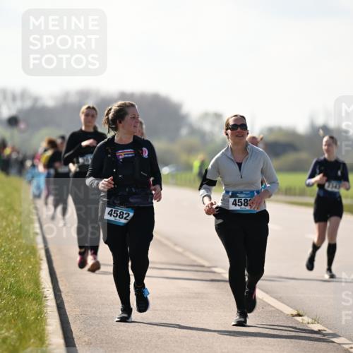 12.04.2026 - 45. Internationalen Wilhelmsburger Insellauf Dr. Thomas Lammeyer http://msf.ph/oto/9450490 12.04.2026 10:43:58 Laufen 4582, 458 meine-sportfotos.de