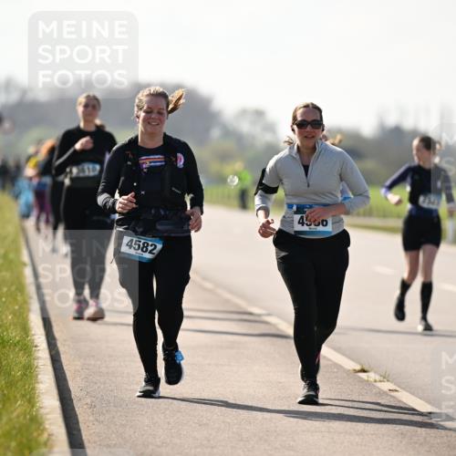 12.04.2026 - 45. Internationalen Wilhelmsburger Insellauf Dr. Thomas Lammeyer http://msf.ph/oto/9450497 12.04.2026 10:43:59 Laufen 4582, 4366, 234 meine-sportfotos.de